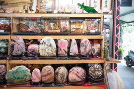 宜信藝石坊
